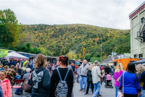 Jim Thorpe Fall Foliage Festival 2024 - Juli Saidee