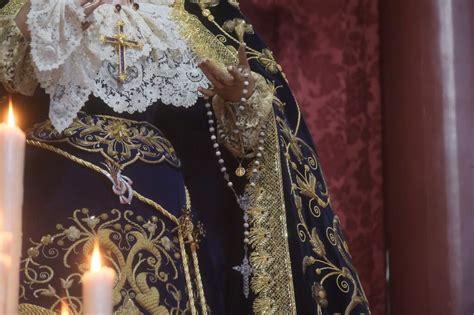 La Hermandad De Las Penas De Santiago Venera A La Virgen De Los