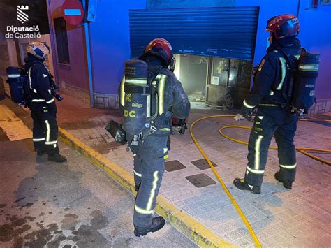 Desalojan Un Edificio Por El Incendio De Un Comercio En Vila Real