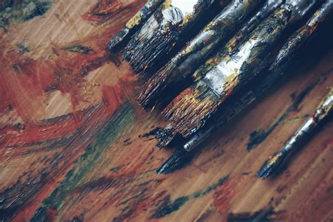 15 Best Oil Paint Supplies For Artists In 2024