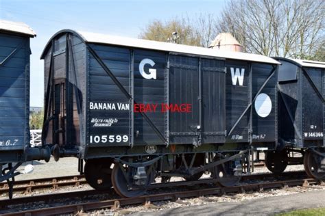 Photo Gwr Fruit B Fitted Non Ventilated Planked 10 Ton Banana Van No