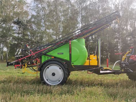 Promotie La Instalatie De Erbicidat Tractata 2000L 18m IN STOC