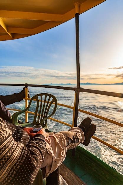 Premium Photo People Drinking A Glass Of Wine At Sunset On A Cruise Ship