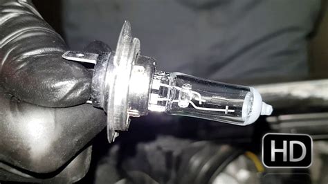 Changer les ampoules d éclairage Avant sur Peugeot 207 YouTube