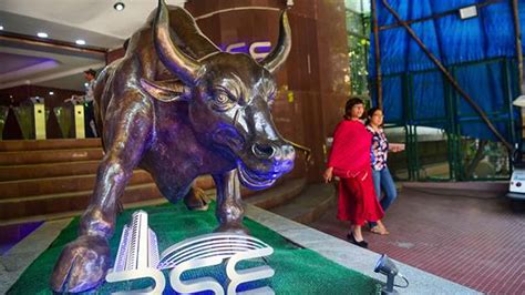 Sensex Tanks Over 800 Points In Early Trade Nifty Sinks Below 17300