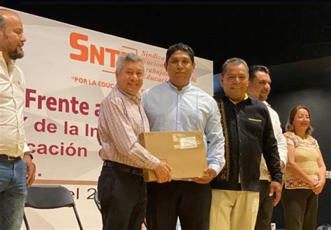 La Secci N Del Snte Entrega Equipos De C Mputo A Docentes De La