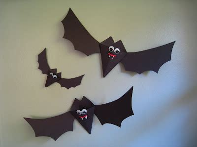 4 Crazy Kings: Halloween Craft: Paper Bats