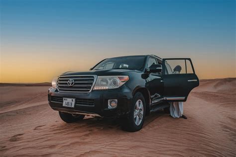 Ranging Off-road Vehicle on Dessert · Free Stock Photo