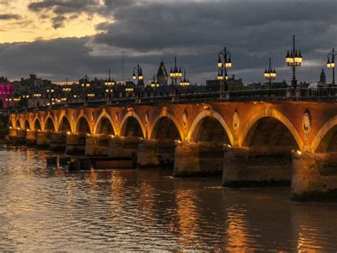 Victor Bloomfield Photo: Garonne River in Bordeaux