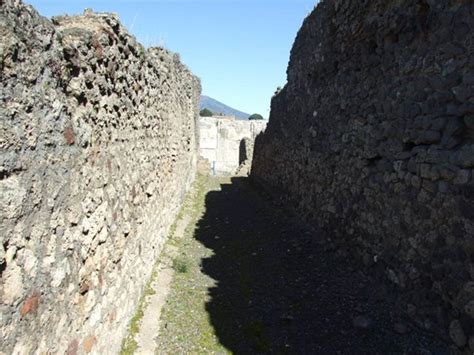 Viii Pompeii December Rear Of Shop And Corridor