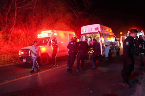 Autobús Cae A Barranco Y Deja Al Menos 18 Muertos En Nayarit Salieron