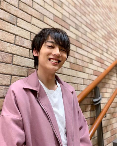 辰巳ゆうとさんのインスタグラム写真 辰巳ゆうとinstagram 「どっちの写真が好きですか？？ 辰巳ゆうと Tatsumiyuto