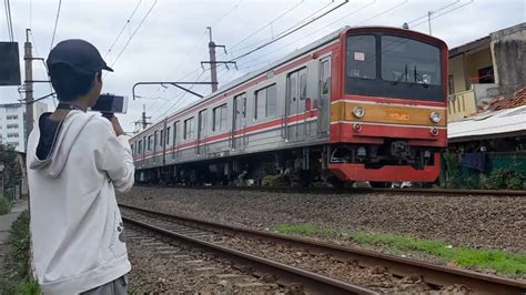 Krl Dengan Livery Belangg Commuter Line Lintas Bogor Jr Tm