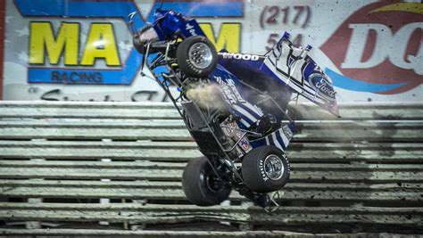 Wild sprint car wreck at Knoxville Raceway