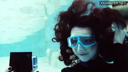 Hot Underwater Pool Masturbation Of Emi Serene