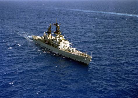 A Starboard Bow View Of The Guided Missile Cruiser Uss Belknap Cg 26 Underway Picryl