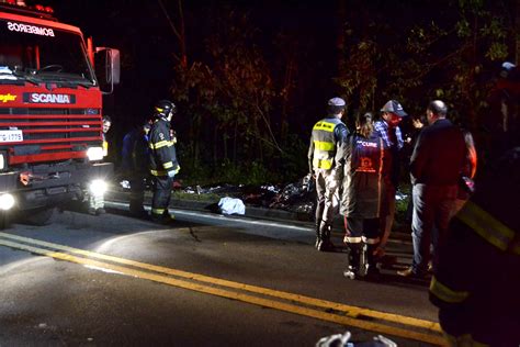 Acidente ônibus na Rodovia Mogi Bertioga deixa 18 mortos Jovem Pan