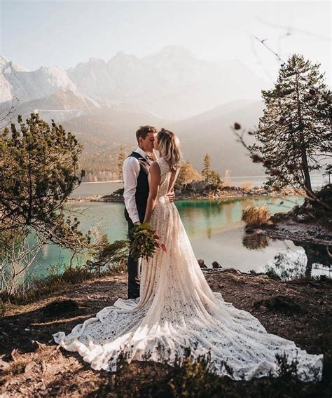 Top 20 Romantic Wedding Photo Pose Ideas Hi Miss Puff