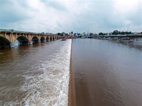 Tamil Nadu: Vaigai river in Madurai floods after water released from ...