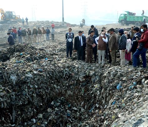 Bhalswa Landfill Delhi L G Flags Off 40 Trucks Of Inert And Rdf Waste