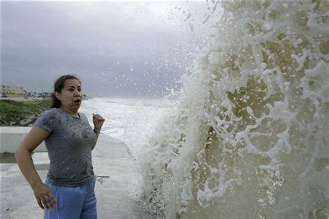 Hurricane Ike: Storm that hit Galveston on September 13, 2008 - ABC13 ...