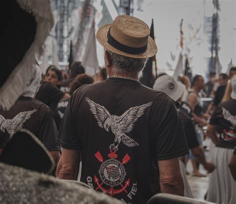 O Carnaval Das Torcidas Organizadas No Brasil Sociabilidades E