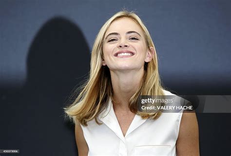 Us Actress Emily Wickersham Poses During A Photocall For The Tv Show