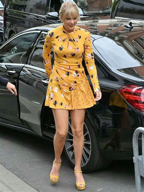 Taylor Swift outfit yellow | Rubia