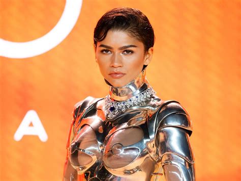 Zendaya Nearly Didn T Wear Her Daring Robot Suit To The Dune 2