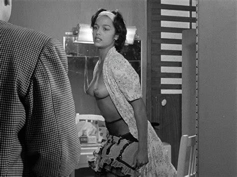 Naked Michèle Bailly in Two Men in Manhattan