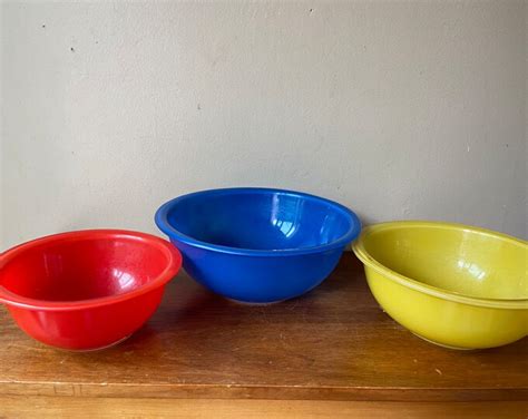 Pyrex Nesting Bowls Set Of 3 Primary Color Stacking Bowls Vintage