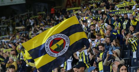 UEFA Fenerbahçe nin taraftar cezasını indirdi Fenerbahçe Haberleri