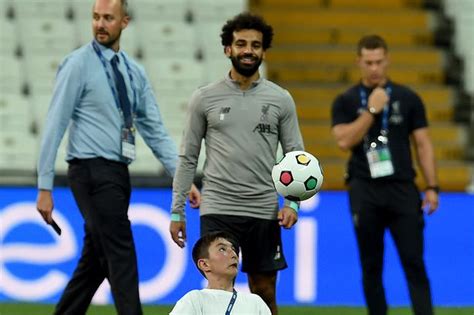 Heartwarming Moment as Mohamed Salah Plays with Disabled Fan | About Islam