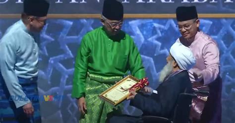 Bekas Ketua Pengarah IKIM Diumum Tokoh Maal Hijrah Kebangsaan BULETIN