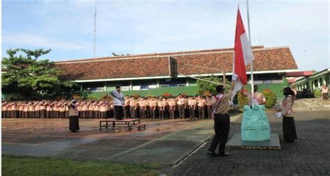 Dengan Khidmat MAN Purbalingga Laksanakan Upacara Hari Guru Nasional