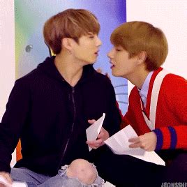 Taekook Kiss Gif / Taekook | 2048 : This is for you taekook is real af ...