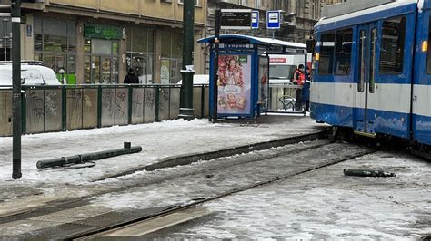 Wykolejony tramwaj zablokował centrum Krakowa ZDJĘCIA Zdjęcie