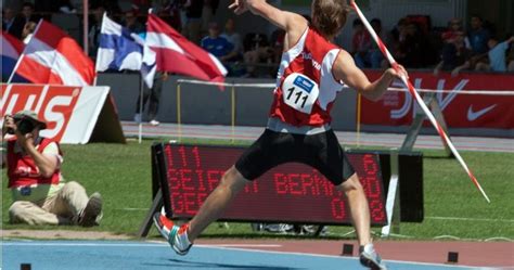 5 Macam Cabang Olahraga Atletik Lari Lompat Loncat Lempar Tolak