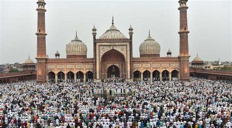 Jama Masjid Delhis Jama Masjid Bans Entry Of Girls Shahi Imam