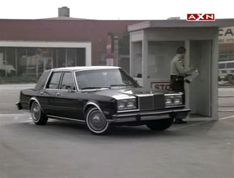 IMCDb.org: 1986 Chrysler Fifth Avenue in "MacGyver, 1985-1992"