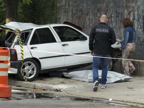 G Batida De Carro Em Rvore Deixa Feridos E Morto Em Sp Not Cias