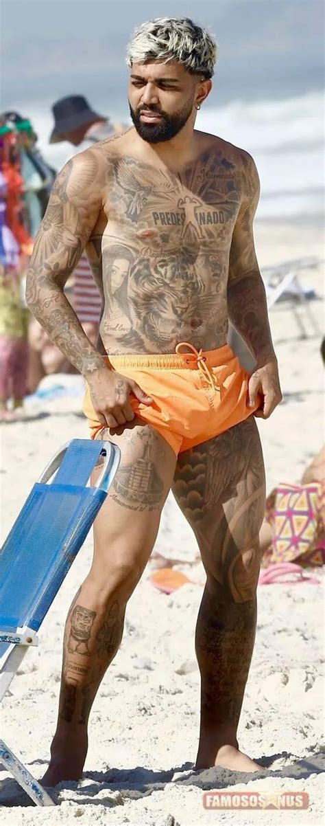 Gabigol Foi A Praia Hoje Corre Aqui Que Ele Merece