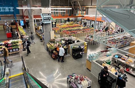 A Whole Foods In San Francisco Closed Now A Political Fight Looms