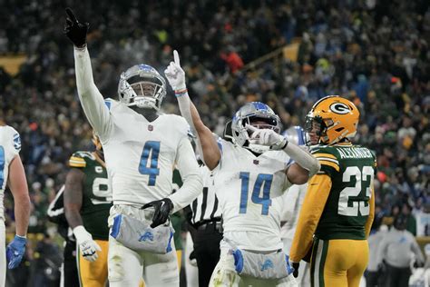 Detroit Lions Beat Rodgers And Co 20 16 Packers Miss Playoffs