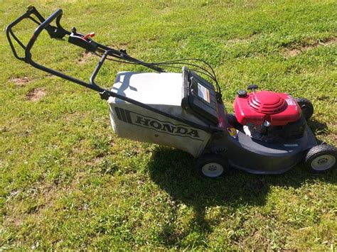 Preowned Honda Hr215 Masters Commercial Grade Hydrostatic Lawn Mower