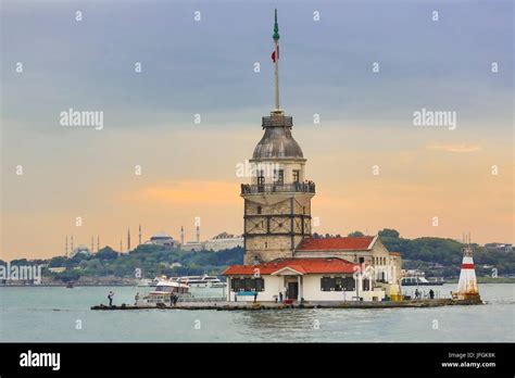 La ciudad de Estambul Turquía Uskudar Torre de la Doncella Isla Kiz