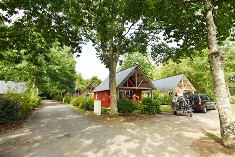 Chalets Du Camping Du Parc Au Bord De La Rivi Re La Mayenne