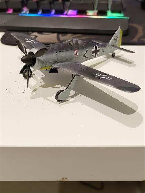 First time painting an aircraft : r/modelmakers