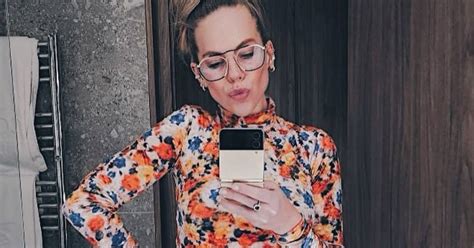 Eline De Munck Verbaast Fans Met Sensationele Outfit Zeer Mooi Foto Zita