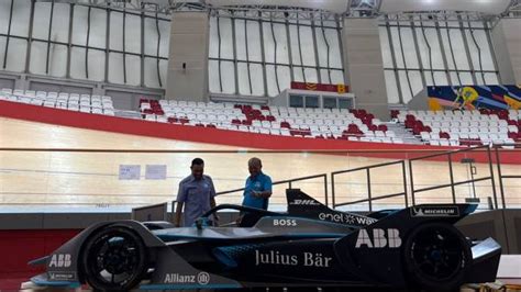 Replika Mobil Formula E Akan Dipajang Di Bundaran HI Saat CFD